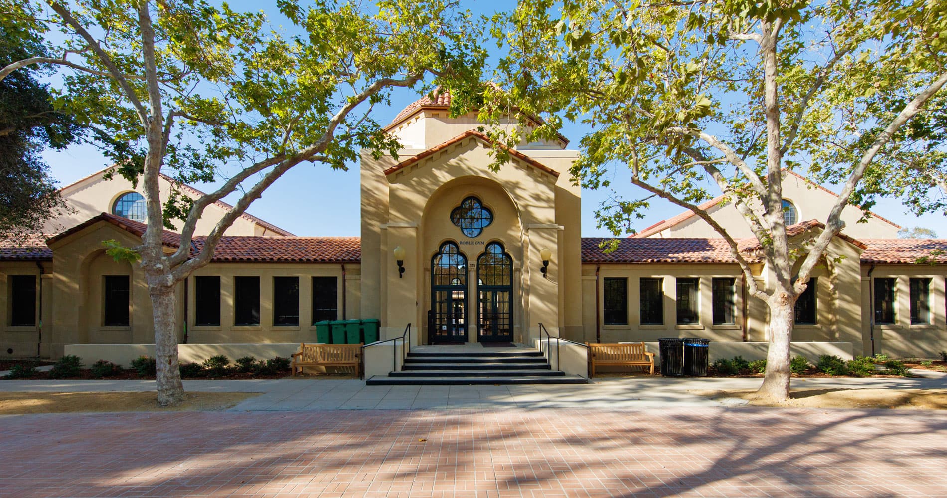 a picture of the outside of Memorial Hall